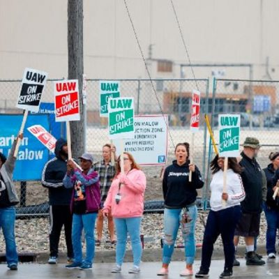 Machinists Union President To Striking GM Workers: We "Stand Shoulder To Shoulder With The UAW"